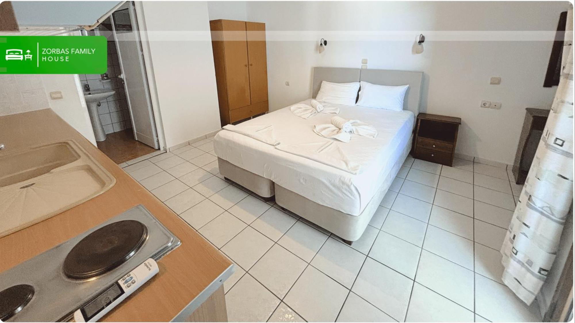 Zorbas Family House Hotel Troulos Exterior foto