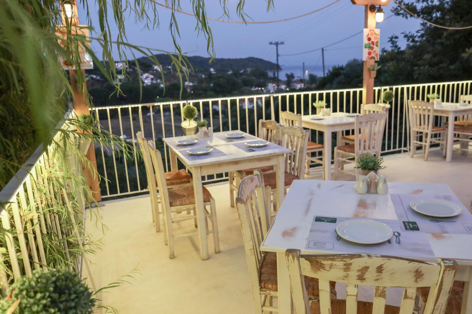 Zorbas Family House Hotel Troulos Exterior foto