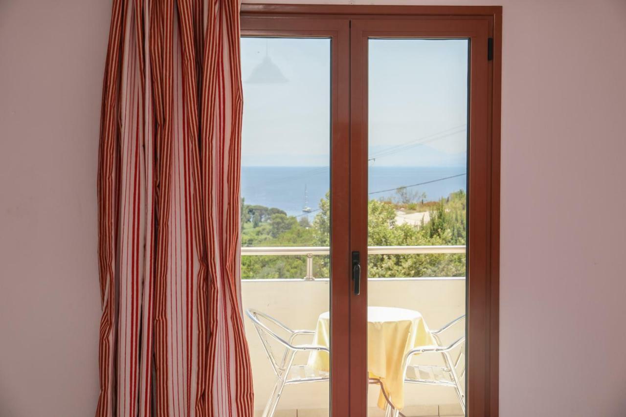 Zorbas Family House Hotel Troulos Exterior foto
